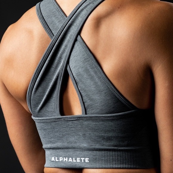 Alphalete amplify sports bra in titanium - Picture 5 of 13